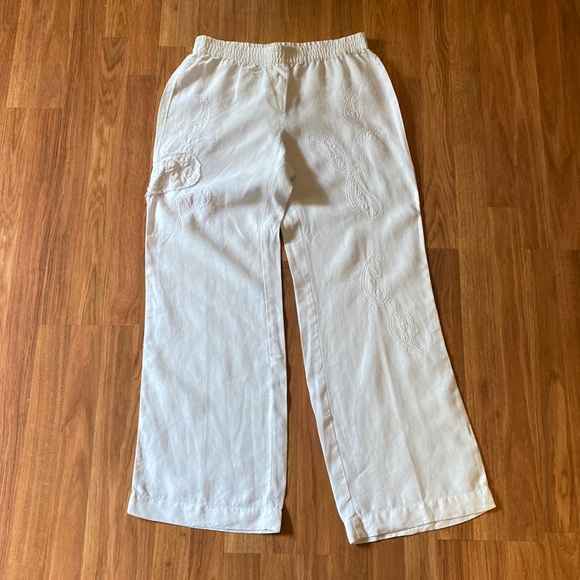 Chico's Pants - Embroidered white chicos pants. Ladies size 0, straight leg, elastic waist.